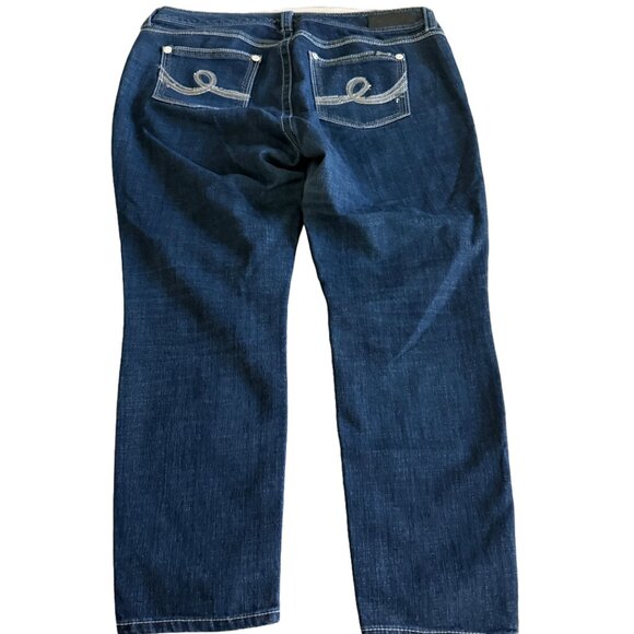 Seven7 Women's Sz 18 Dark Wash Silver Stitching and Diamond Button Jeans - Picture 2 of 9